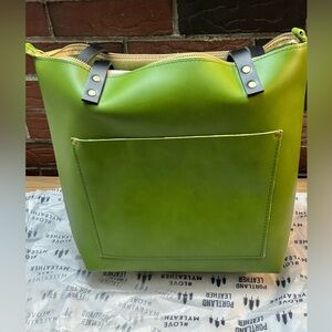Portland Leather Goods Green Apple Medium Zip Tote
